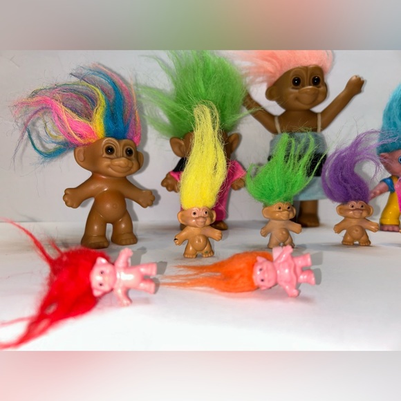 11 Troll Dolls Lot Russ & Forest Collectible Toys 9 Dolls & 2 Rings - Picture 4 of 10